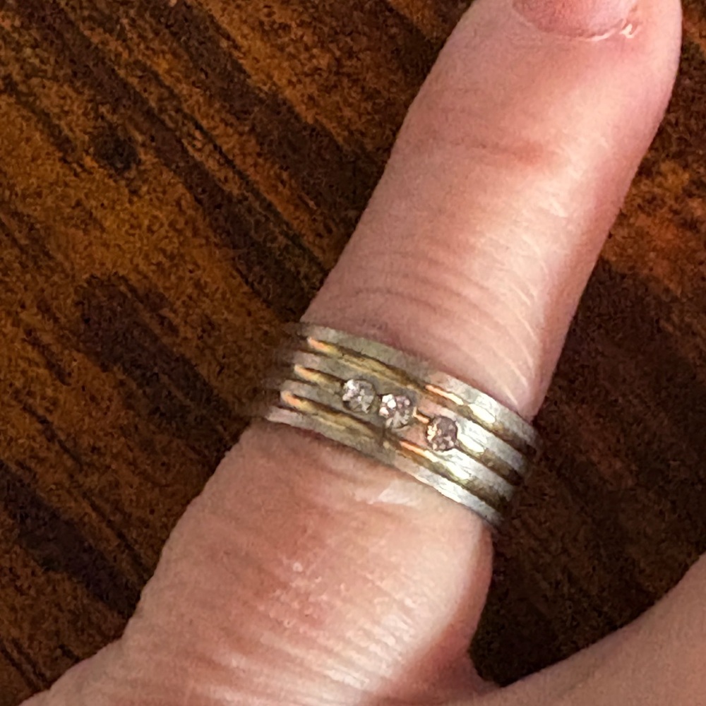 Gold Ribbed Ring with Rhinestones Size 6